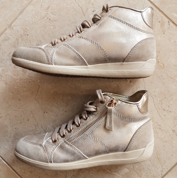 GEOX RESPIRA BLOMIEE BEIGE / GOLD ZIPPERED HI TOP SNEAKERS US 5 - Picture 5 of 16